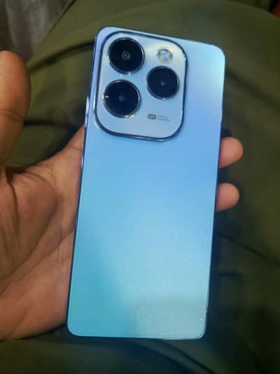 Infinix Hot 40 8/256. . . whtsp. 03284888001