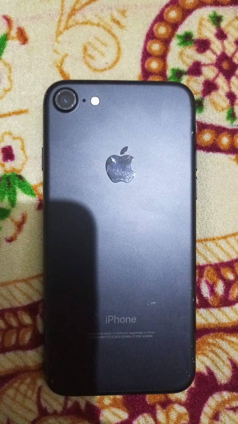 Apple iPhone 7 1