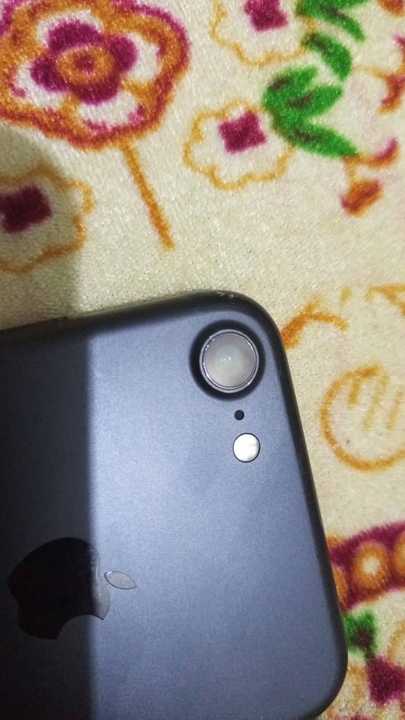 Apple iPhone 7 2