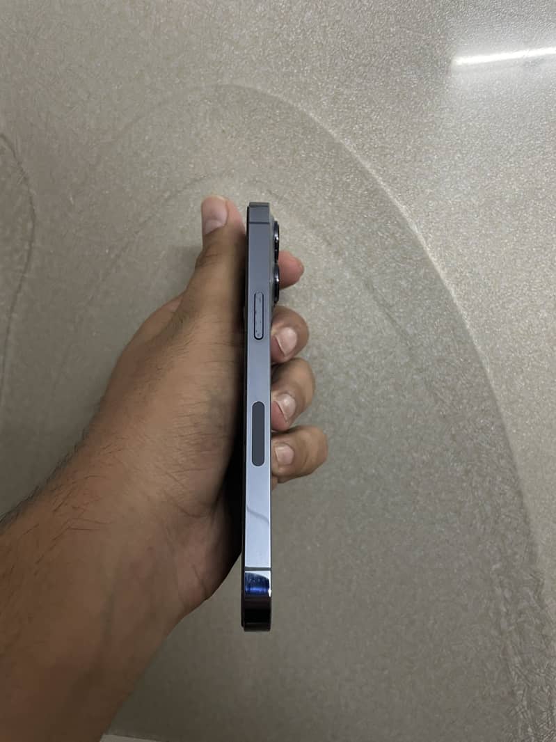 Apple iPhone 13 Pro 1