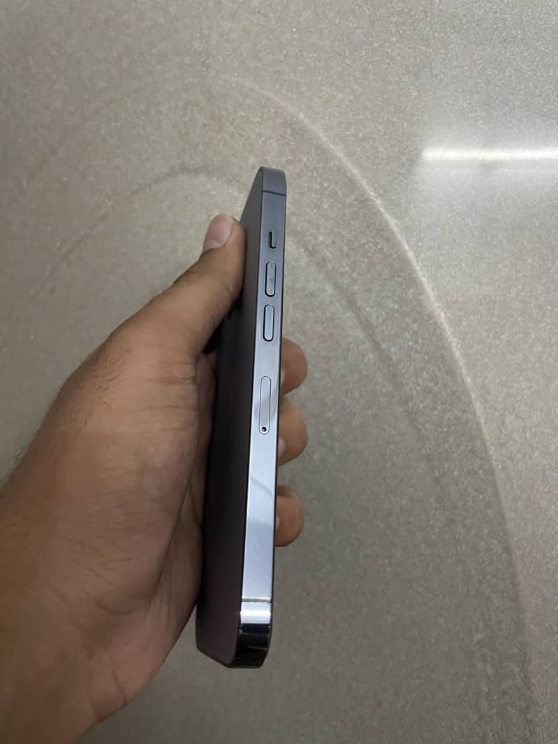 Apple iPhone 13 Pro 3