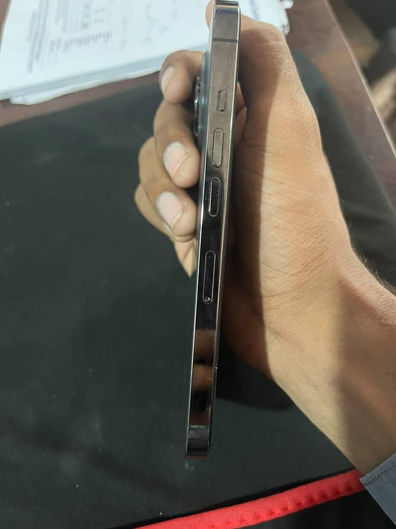 Apple iPhone 13 Pro 1