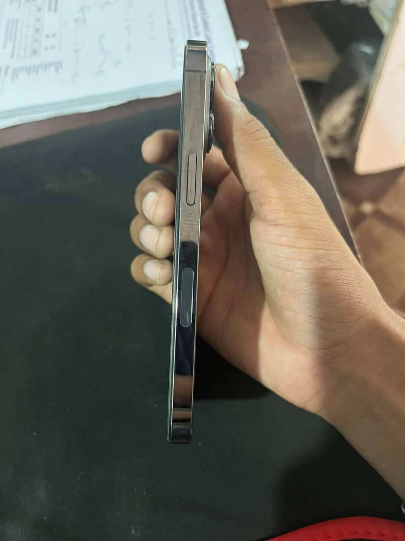 Apple iPhone 13 Pro 2