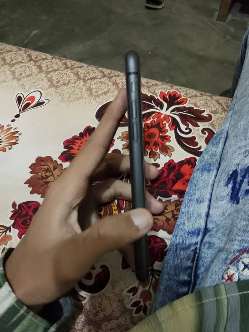 Apple iPhone 11 2