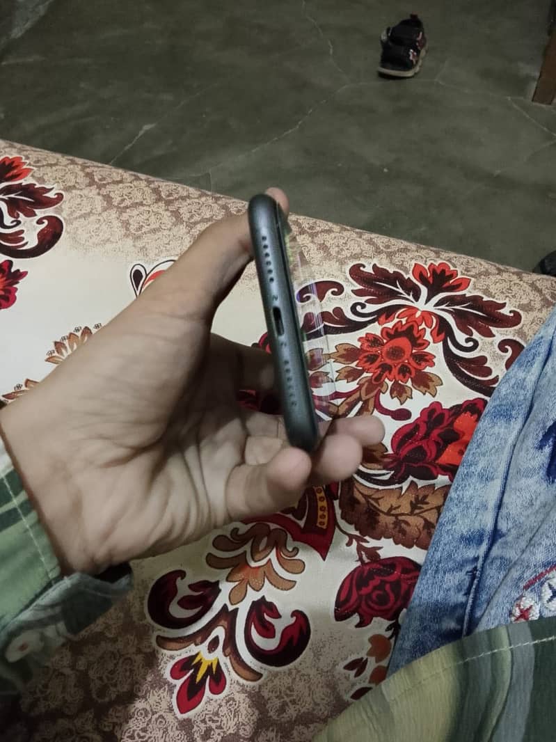 Apple iPhone 11 6