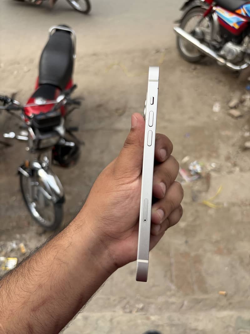 Apple iPhone 14 plus 5