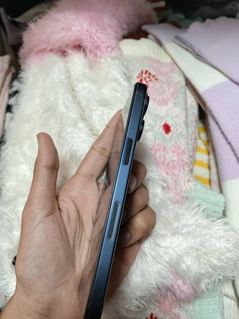 Apple iPhone 15 Pro Max 6