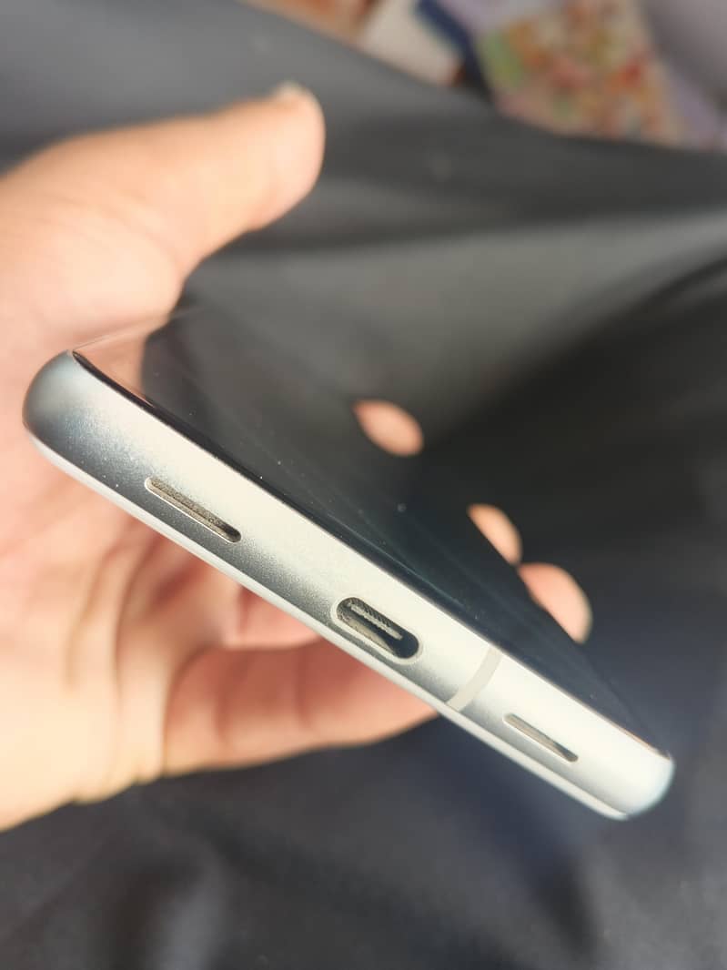 Google Pixel 7a 2
