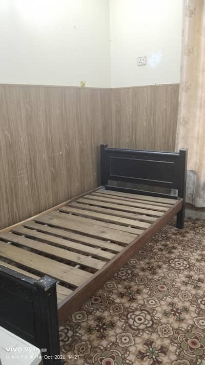 Single Wodden Bed
