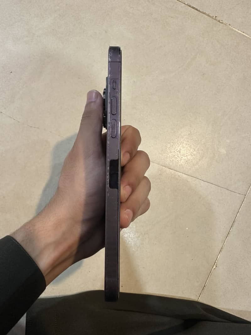 Apple iPhone 14 Pro Max 1