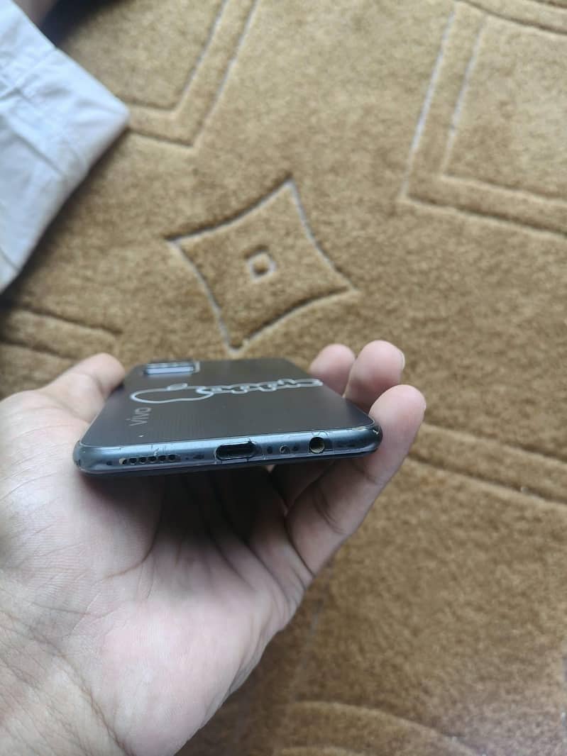 Vivo V21e 4