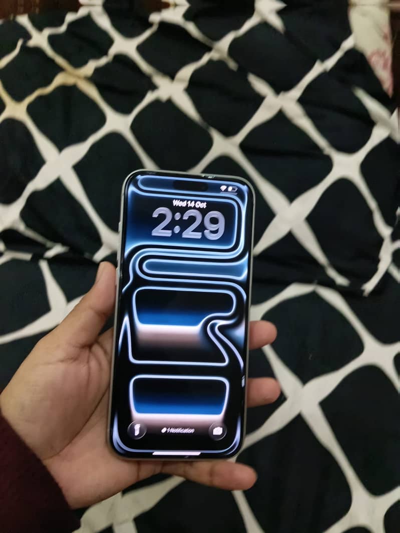 Apple iPhone 17 Pro Max 1