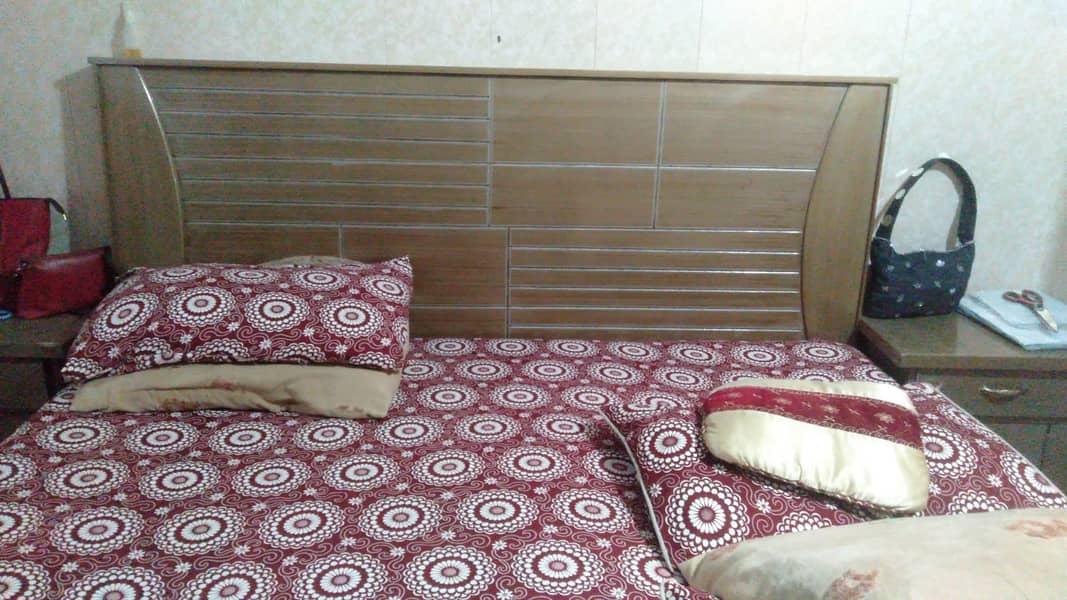 Bed Set |Dressing Table | Side Table 4