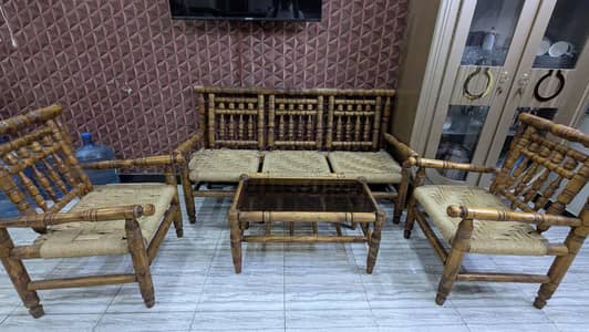 Traditional Sofa Set with Table