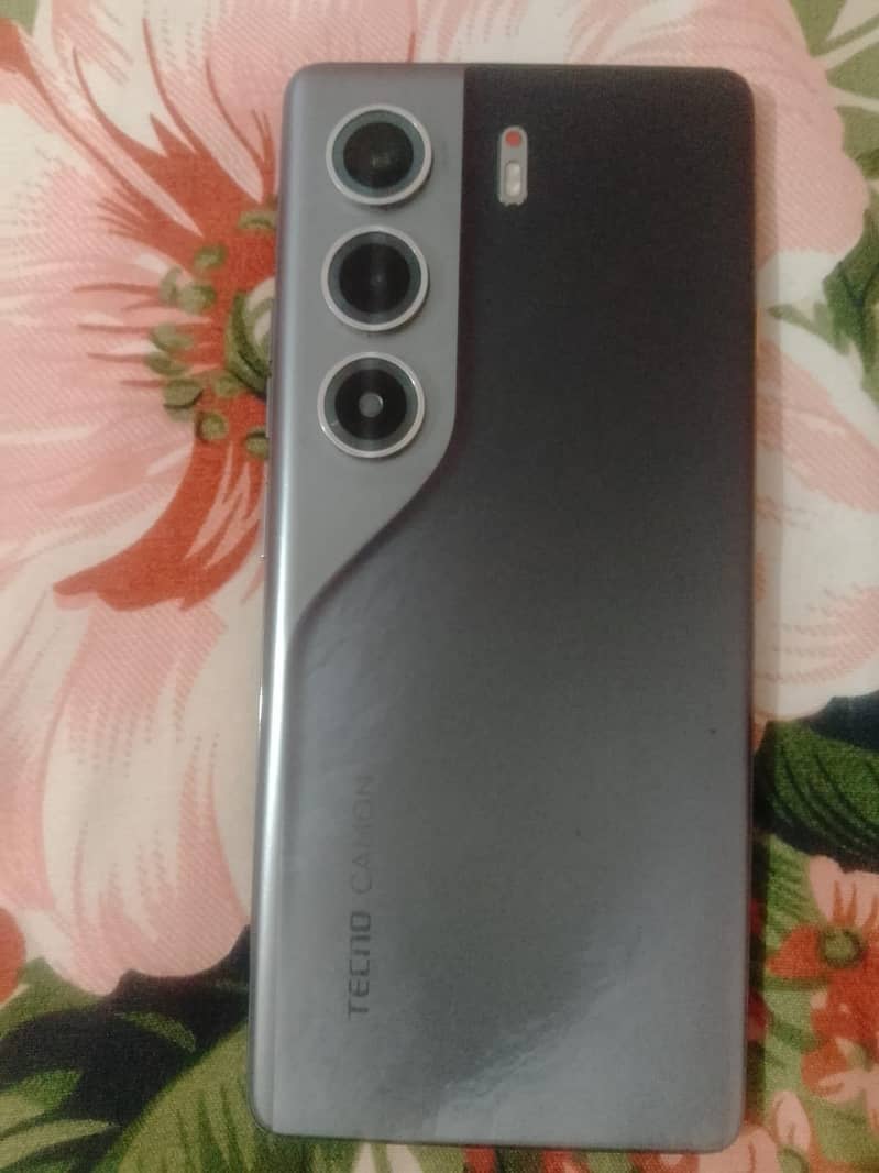 Tecno CAMON 40 Pro 2