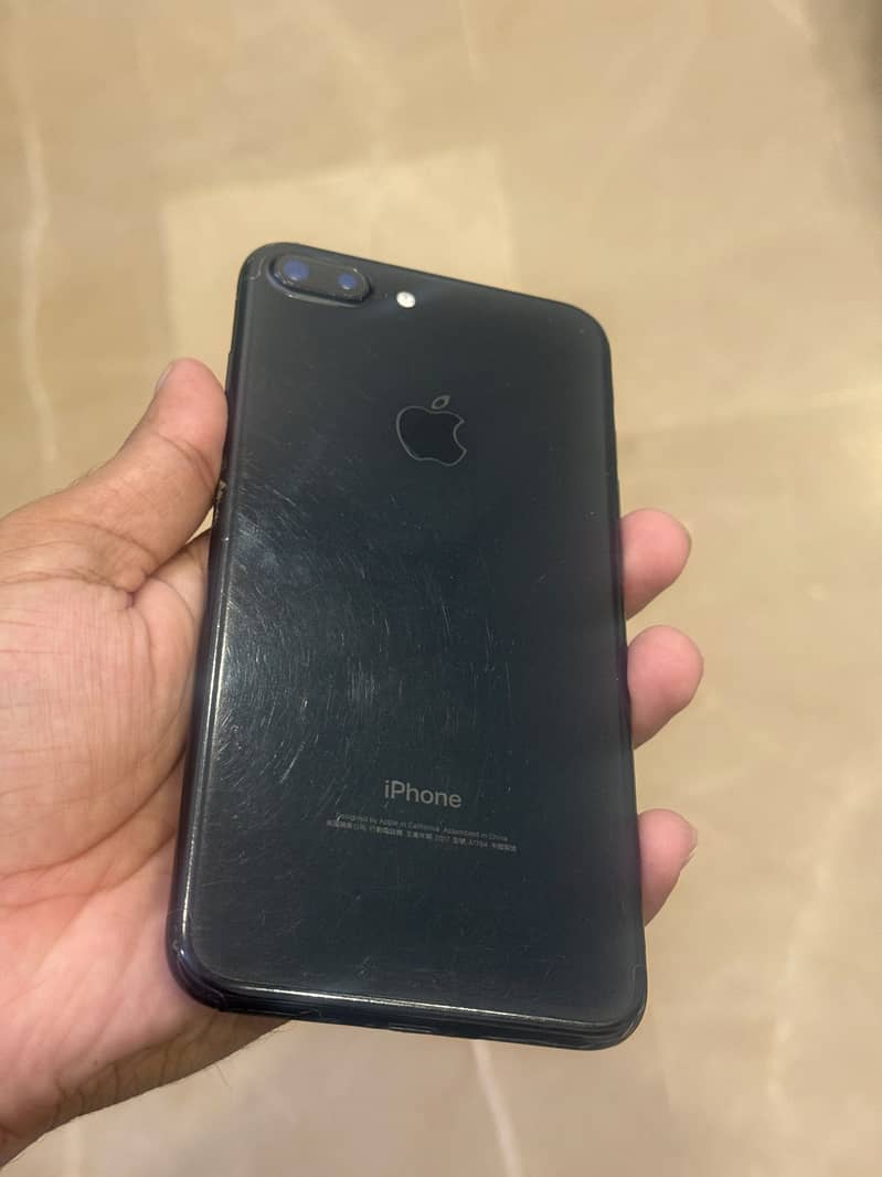 Apple iPhone 7 Plus 2