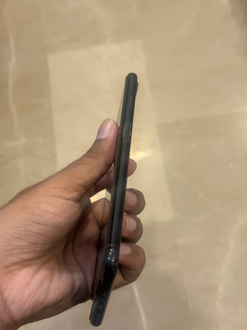 Apple iPhone 7 Plus 5