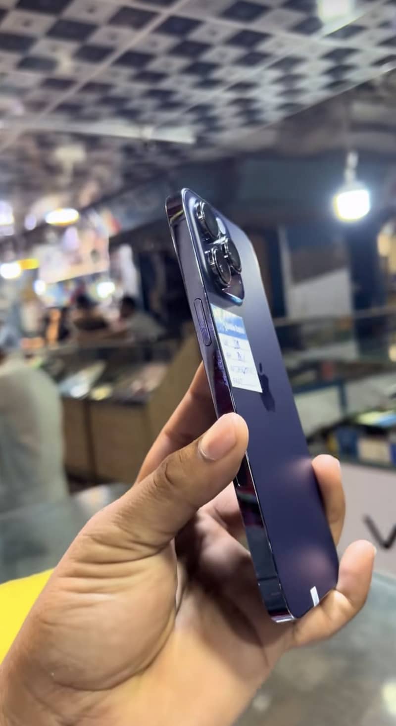 Apple iPhone 14 Pro Max 1