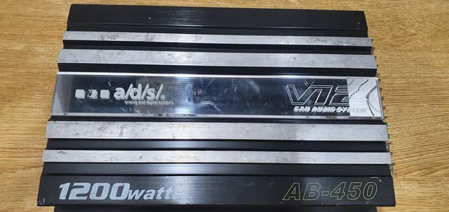 4 Chanel amplifier for sale