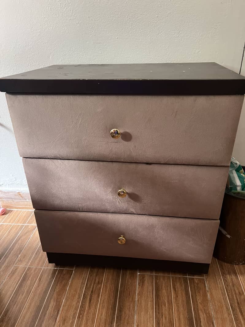 Bed side tables 4