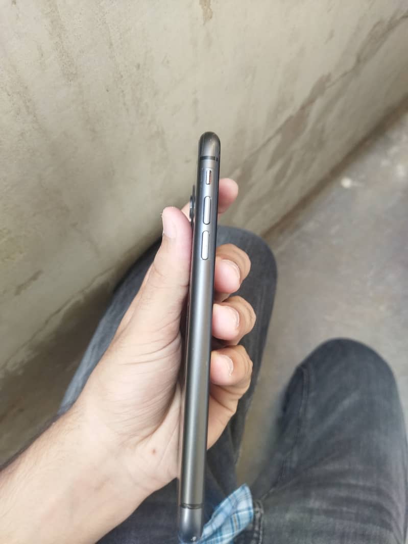 Apple iPhone 11 1