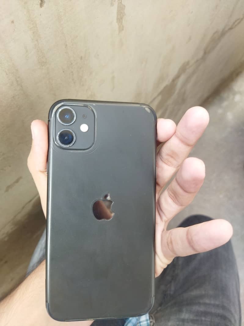Apple iPhone 11 4