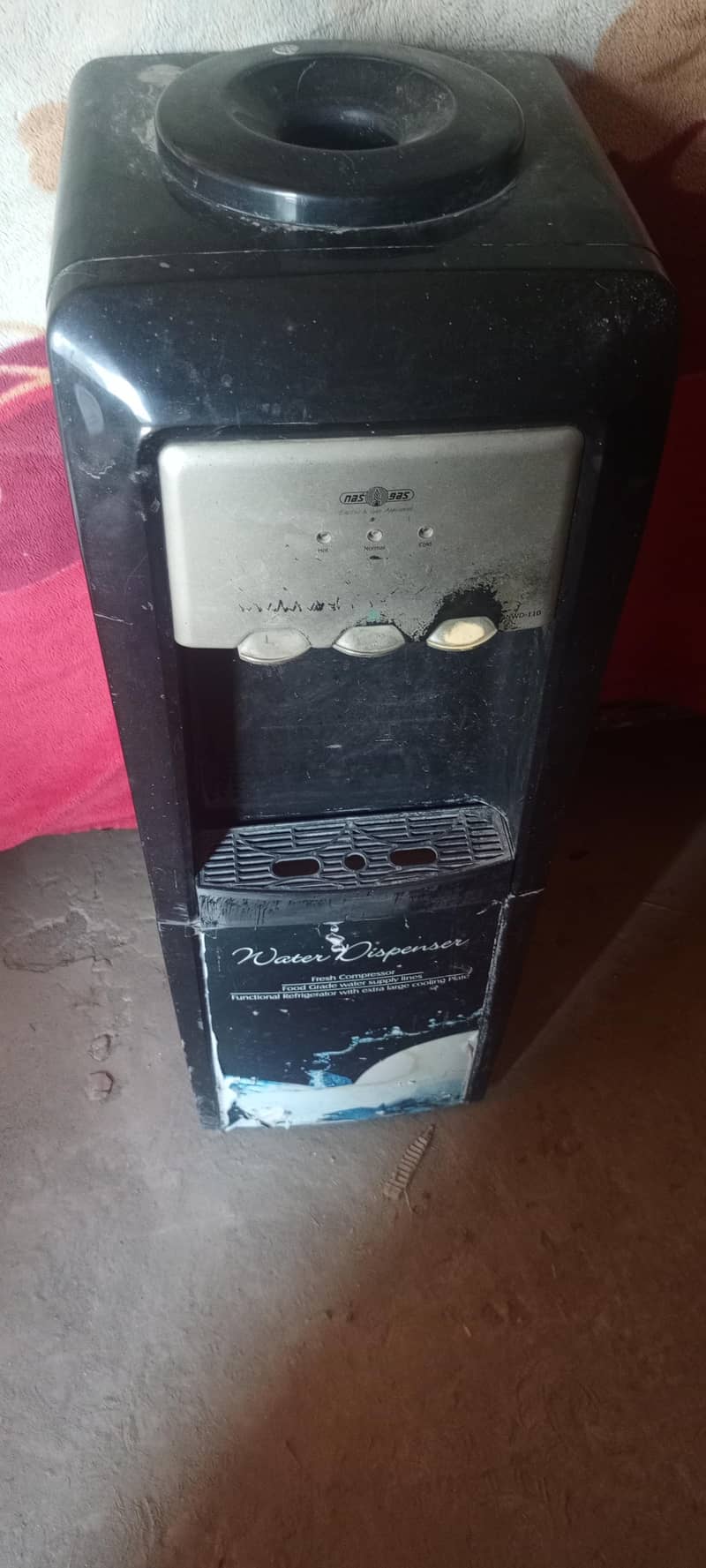 4 dispenser 1
