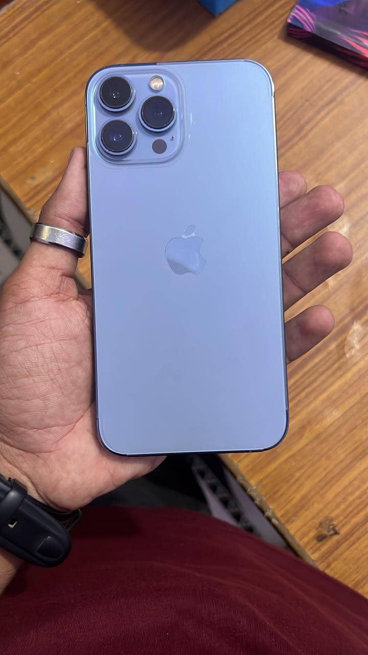 Apple iPhone 13 Pro Max 1