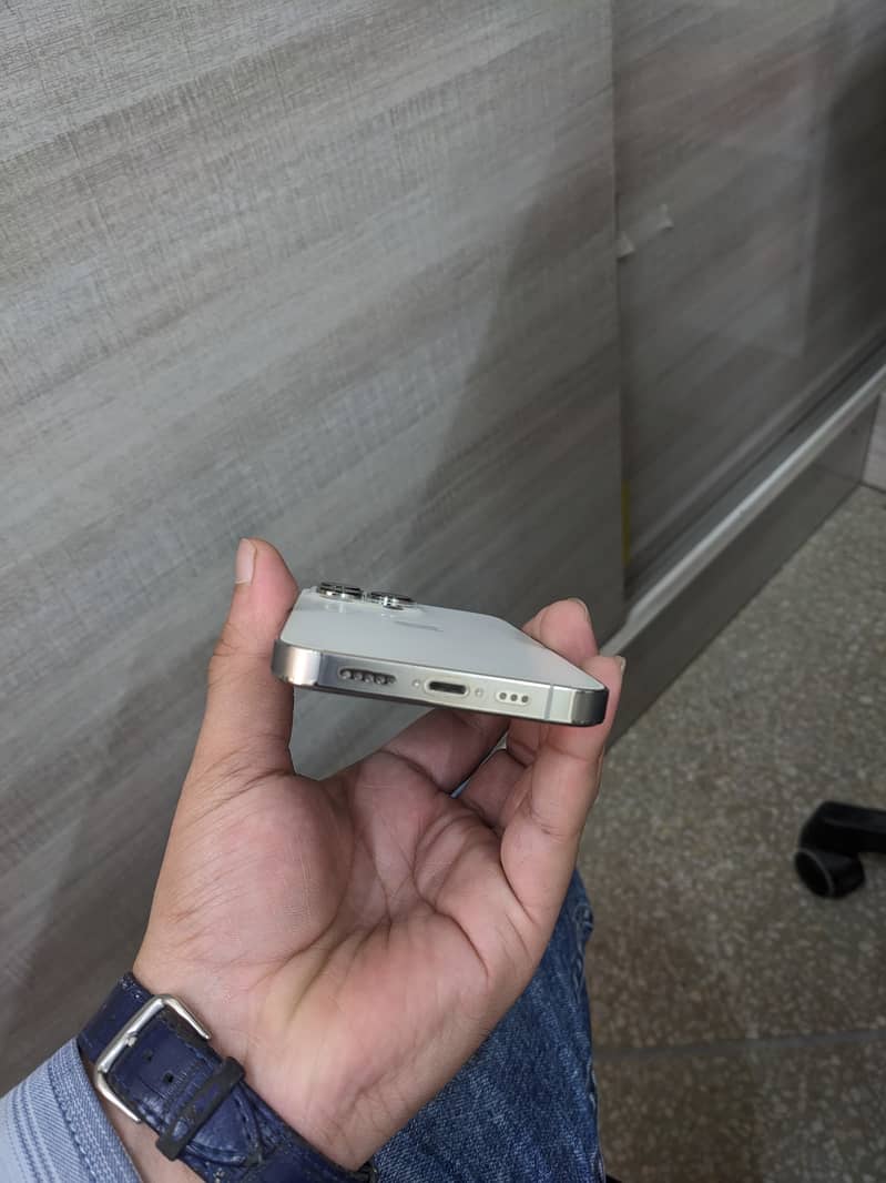 Apple iPhone 13 Pro 1