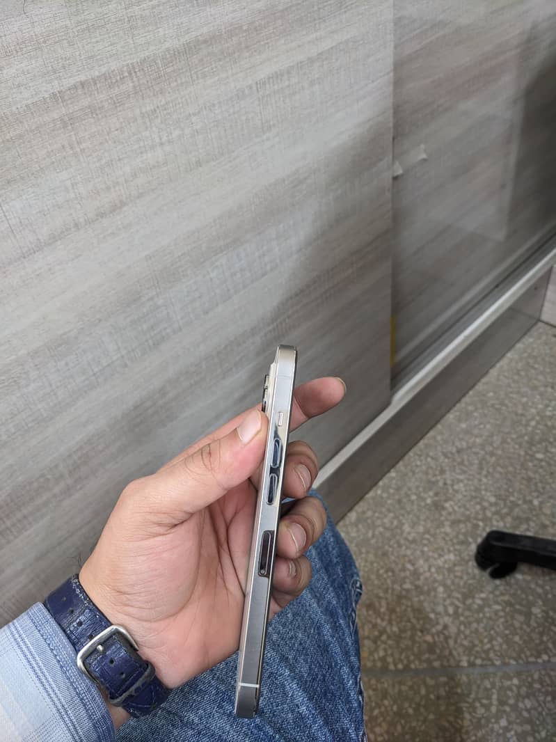 Apple iPhone 13 Pro 2