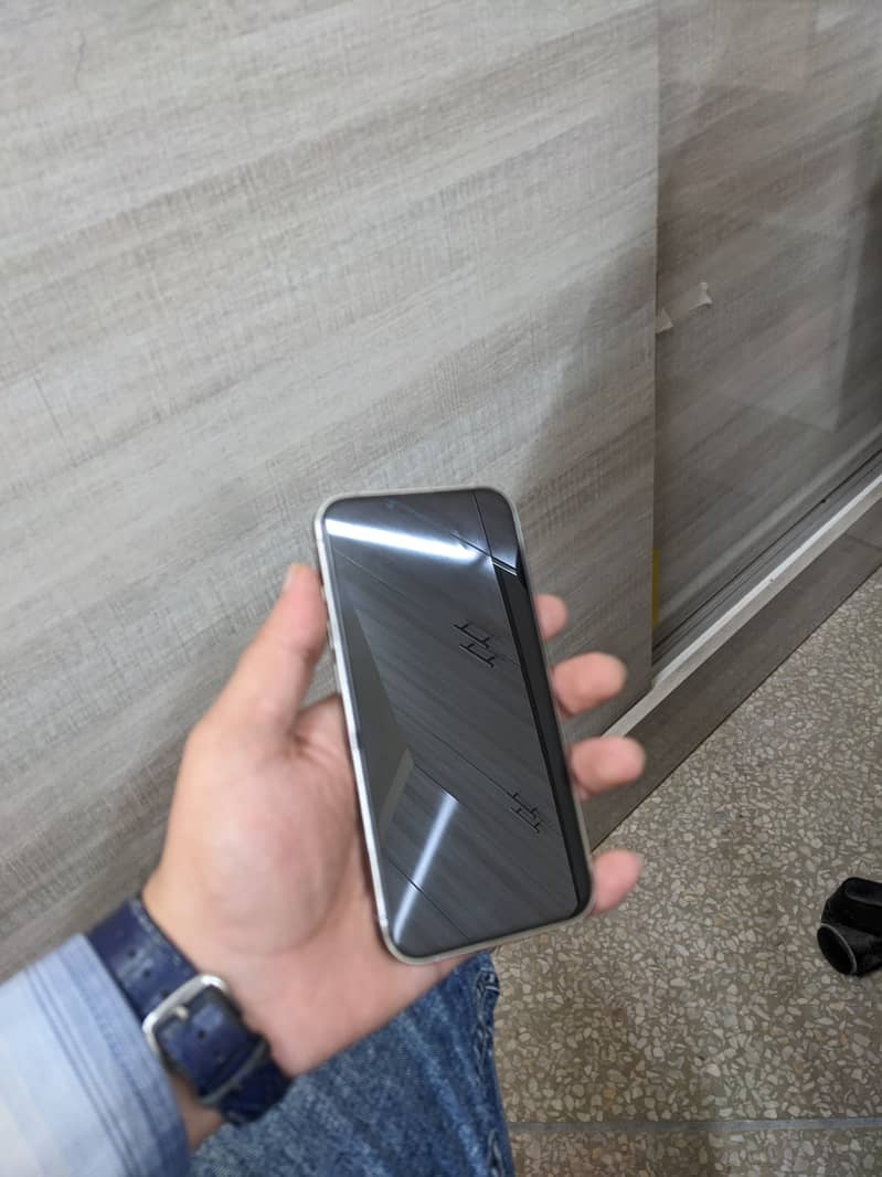 Apple iPhone 13 Pro 3
