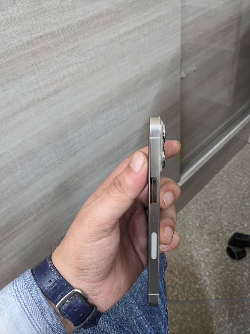 Apple iPhone 13 Pro 4