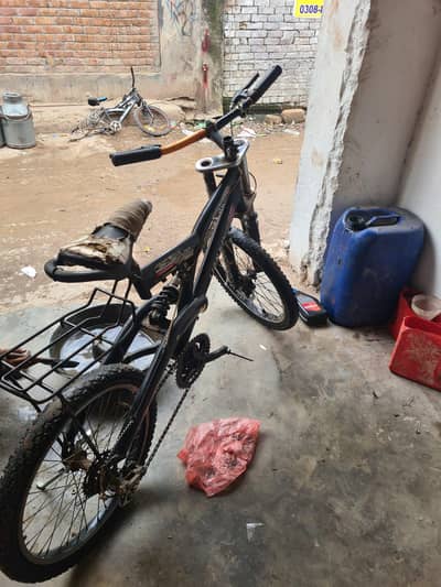 boht ache cycle hai wp number 03193478303