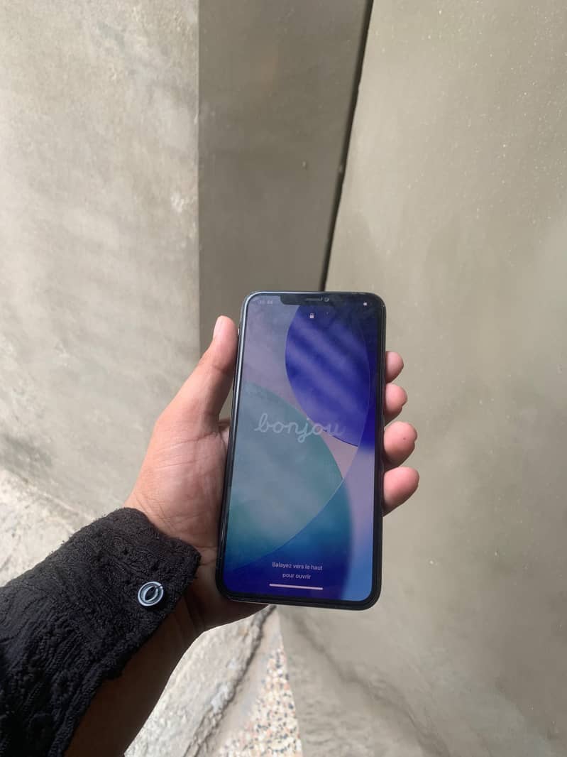 Apple iPhone 11 Pro Max 4