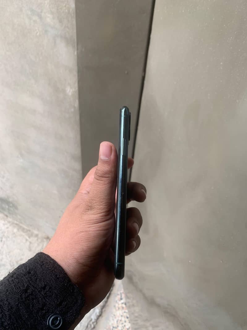 Apple iPhone 11 Pro Max 5
