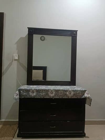 Dressing table with mirror