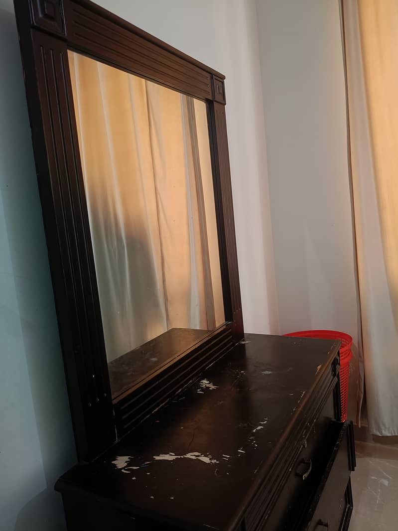 Dressing table with mirror 2
