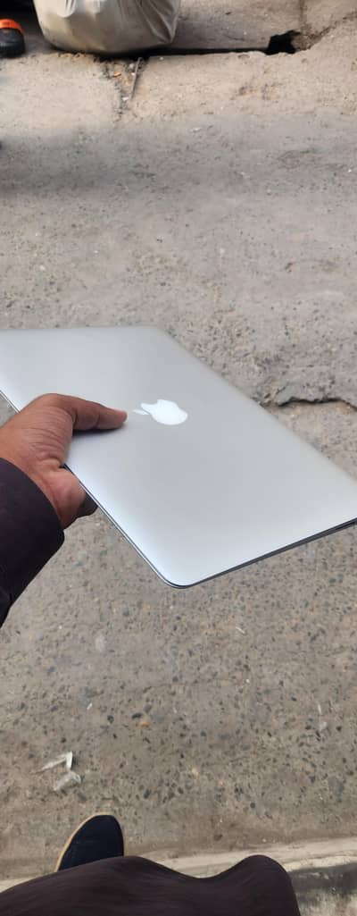 Mac book AIR 2015 slim core i5 8/128 10/9.5