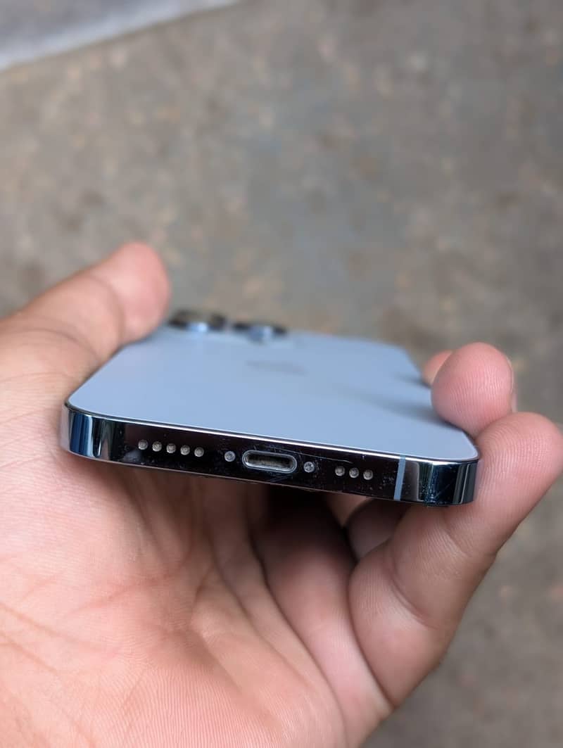 Apple iPhone 13 Pro 3