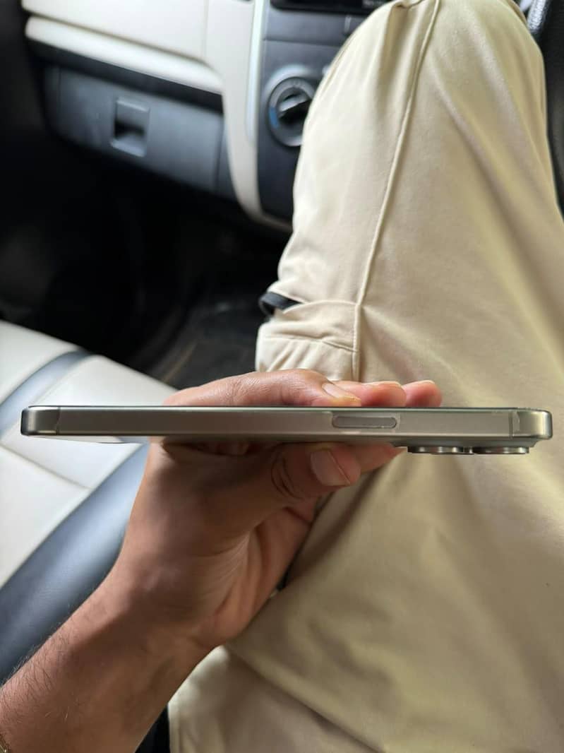 Apple iPhone 15 Pro Max 3