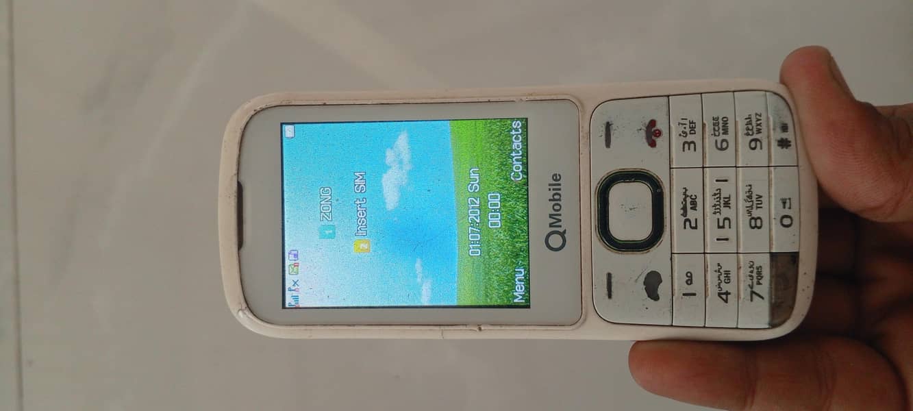 Qmobile e4 0