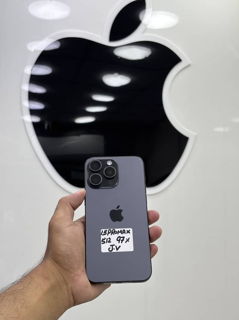 Apple iPhone 16 Pro Max 1