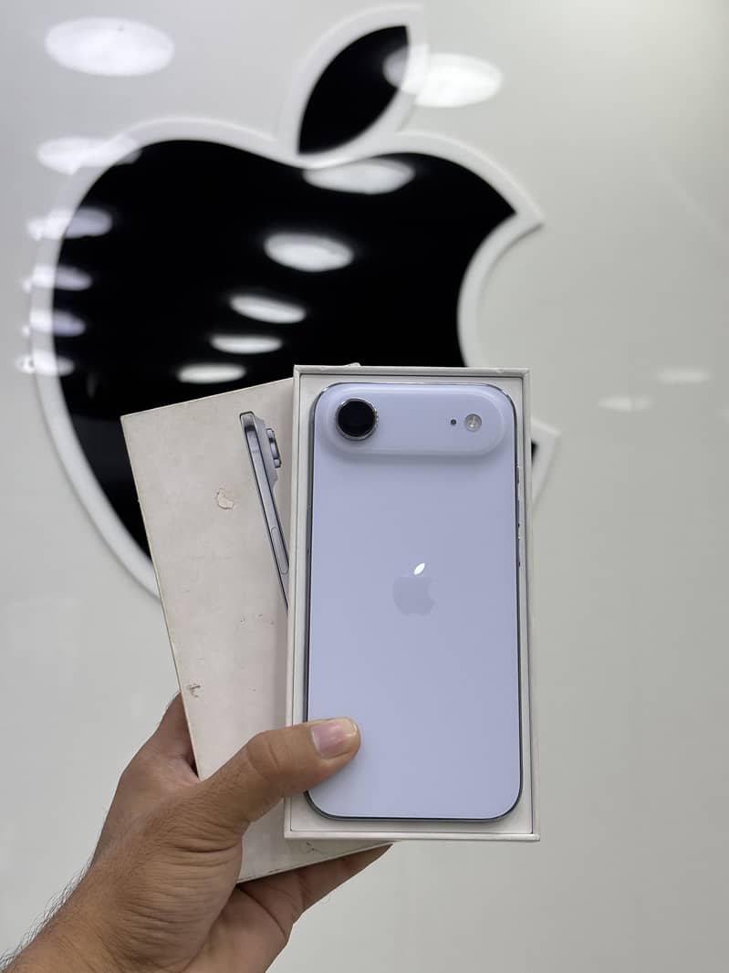Apple iPhone 16 Pro Max 8