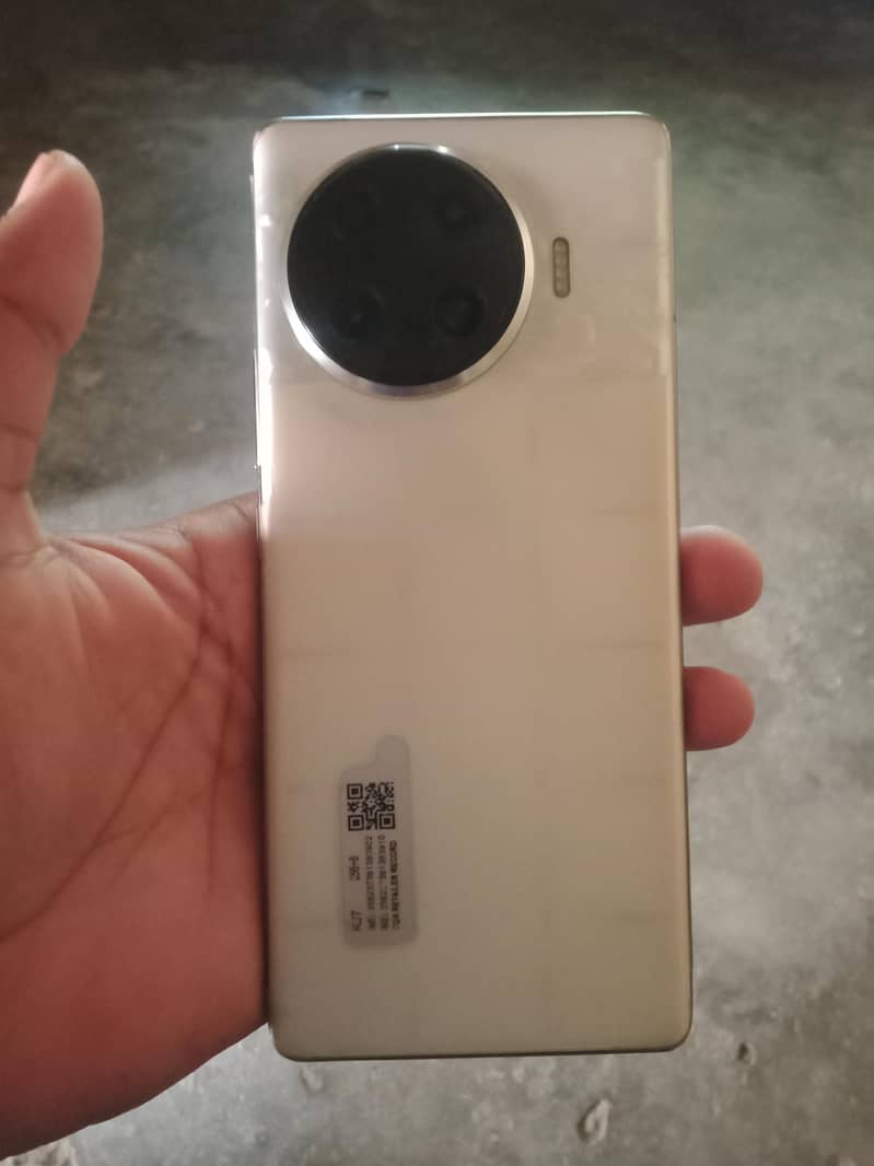 Tecno spark 20 pro plus 0