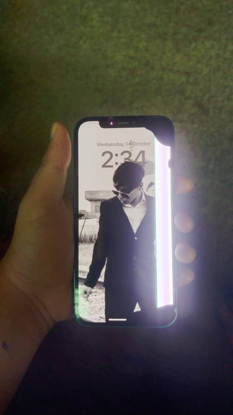 Apple iPhone 12 4
