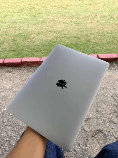 Macbook pro 2020 intel i7 10th generation
