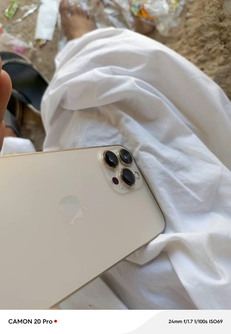 Apple iPhone 13 Pro Max 4