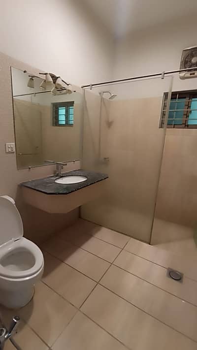 G-10 Excellent 3200 SQ. FT House Proper 6 Bedrooms, Proper 6 Attached Bathrooms Modern Fittings Along With Tile Flooring Drawing Dining, TV Lounge, Kitchen
