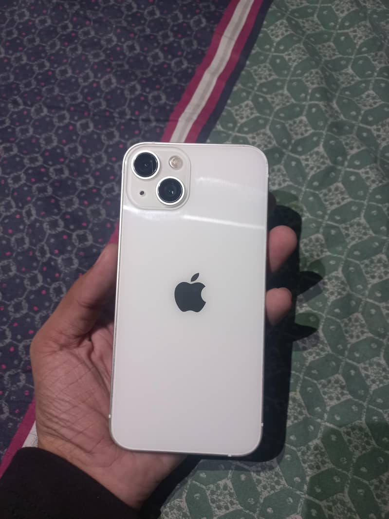 Apple iPhone 13 0