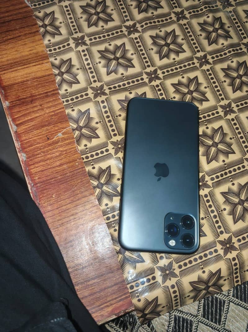 Apple iPhone 11 Pro 1